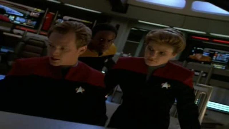 Кадры из сериала Звездный путь: Вояджер (1995)